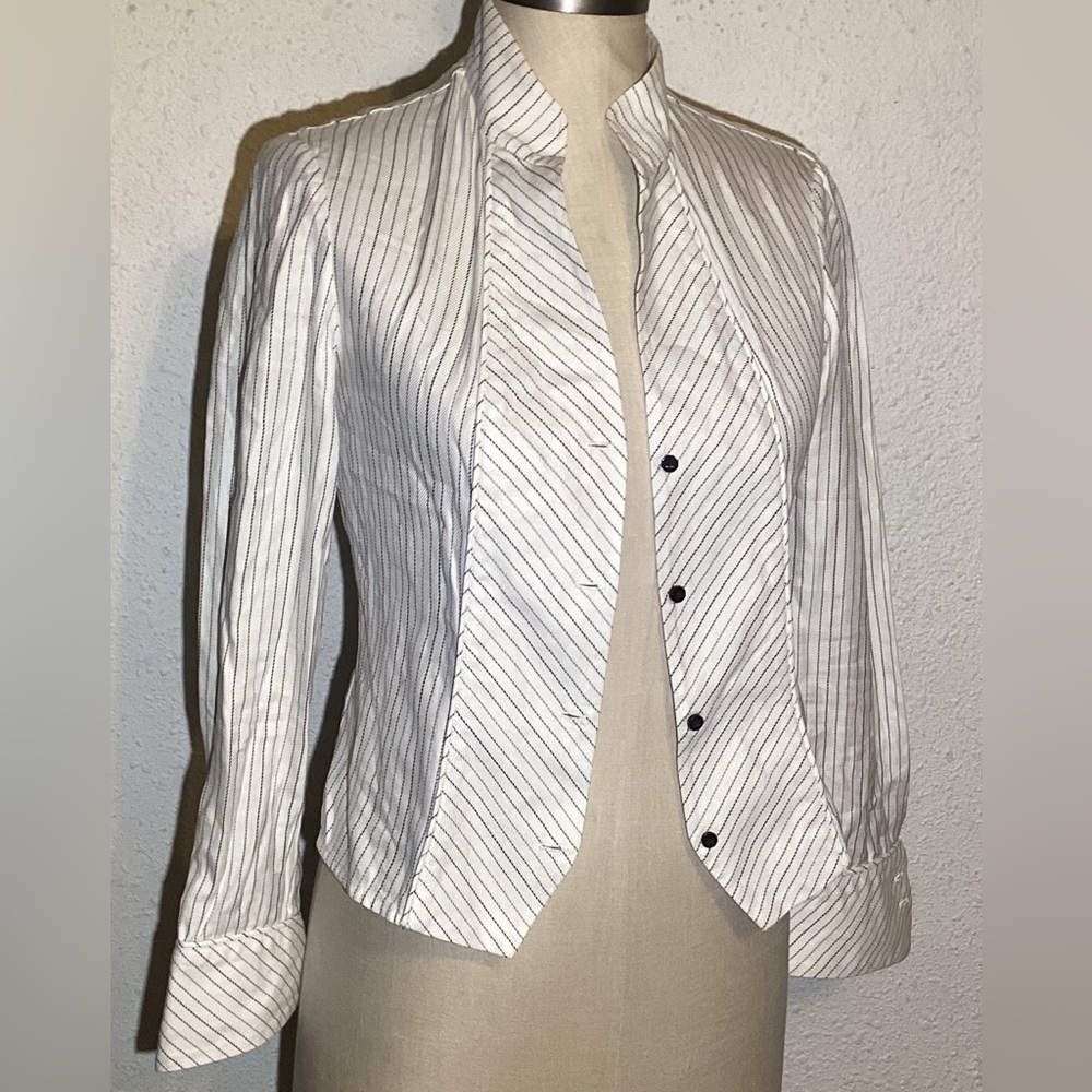 Zenobia black/white striped long sleeves blouse size 4
